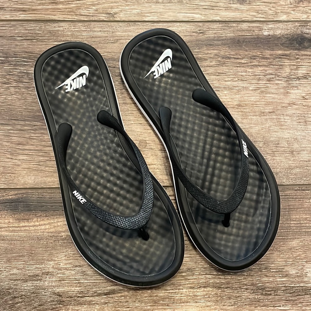 Nike Flip Flops